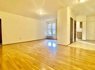 4216 156th St, Flushing, NY 11355