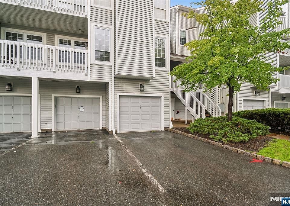 1st image of 25 Markham Circle