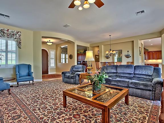 4th image of 13214 W Los Bancos Dr