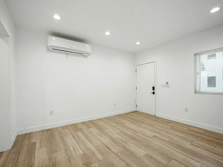 410 Lucas Ave #C — Photo 26