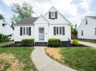 3213 Joslyn Rd, Cleveland, OH 44111