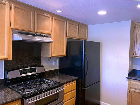 3rd image of 256 Heron Dr