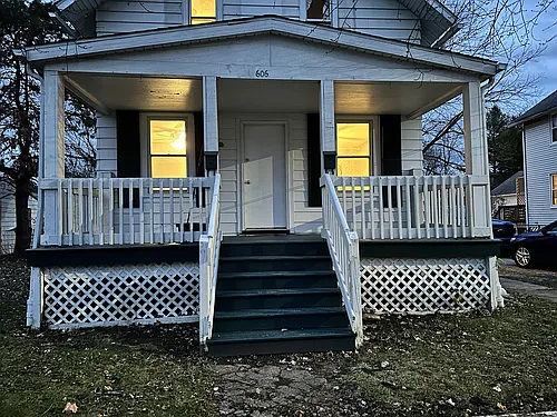 606 W 5th St #1 Photo 1