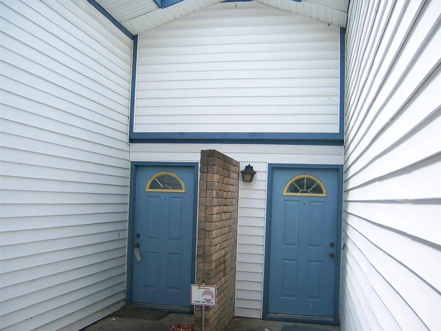 2 bed, 1.0 bath, 890 sqft, $1,425 — Photo 2