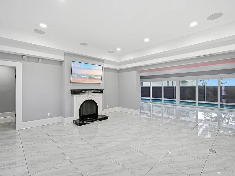2418 W Palm Dr — Photo 5