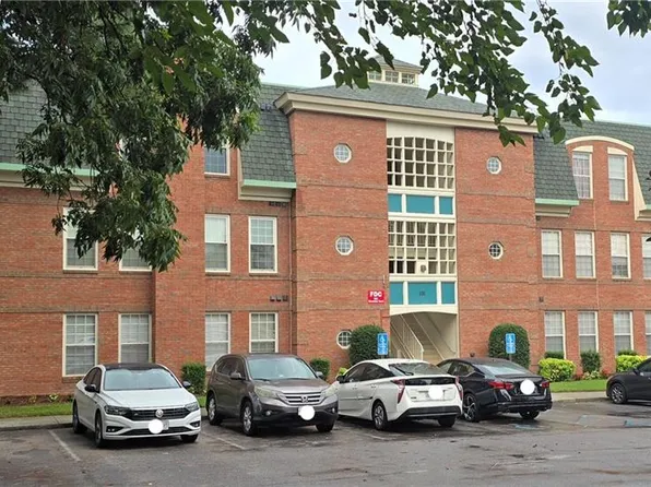 300 Riveranne Ct APT 313, Virginia Beach, VA 23462