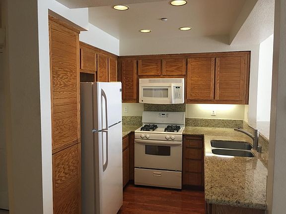 3rd image of 6989 Rodling Dr Unit D