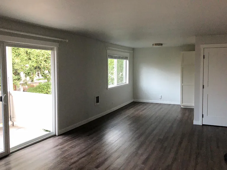 Living and dining room (unfurnished)