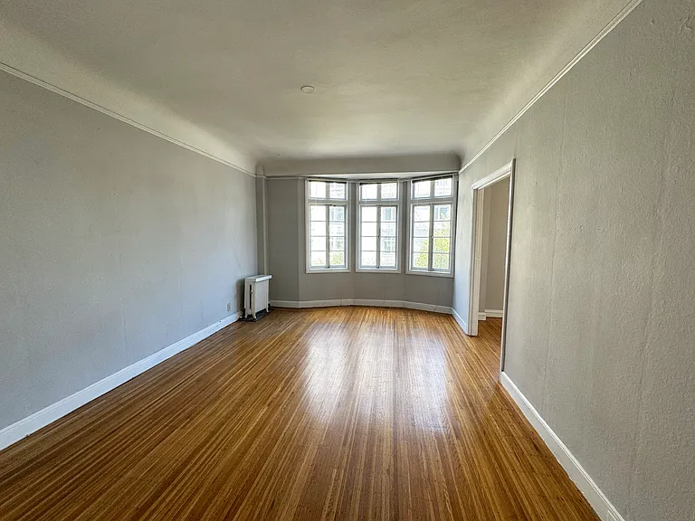 1755 Franklin St — Photo 22
