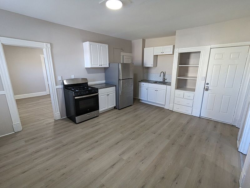 1st image of 242 High St Unit 3N