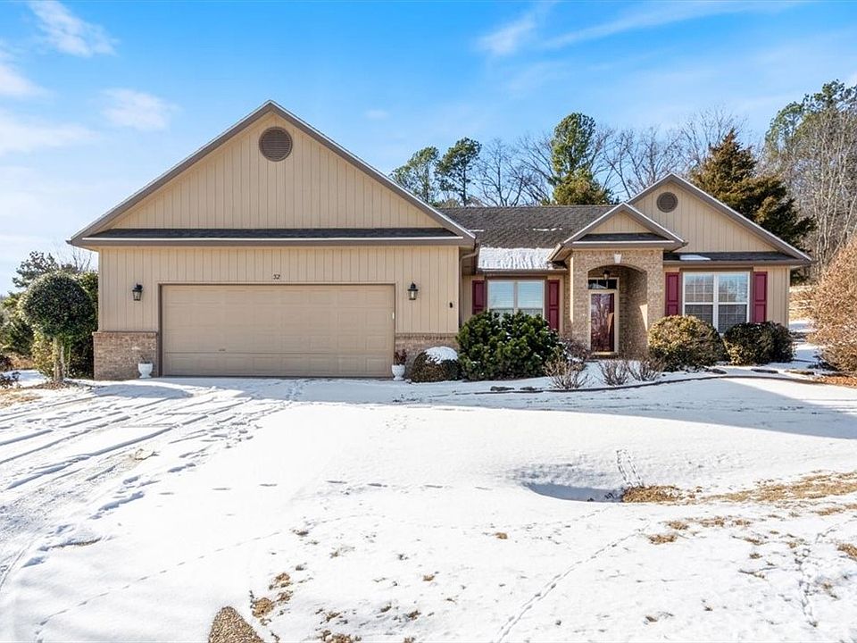 1st image of 32 Tanyard Dr