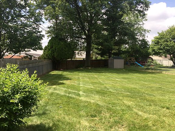 1669 Kaiser Back Yard