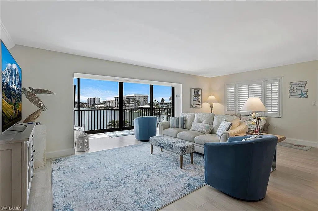 2 bed, 2.0 bath, 1393 sqft, $10,500 — Photo 1
