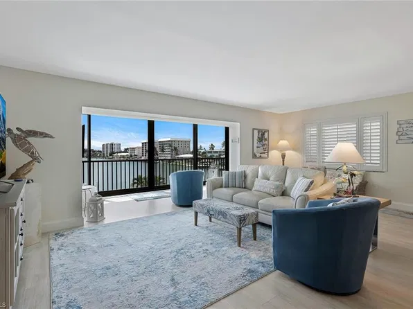 222 Harbour Dr APT 407, Naples, FL 34103