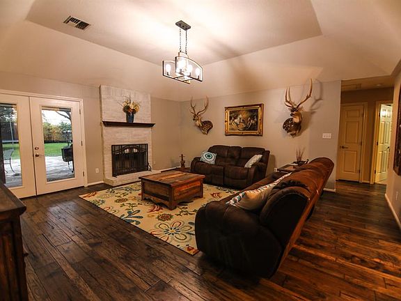 2nd image of 914 John Albert Dr