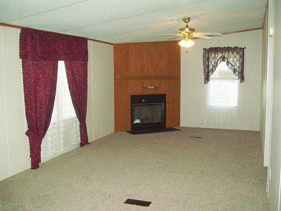 4th image of 40 Lynnwood Cir