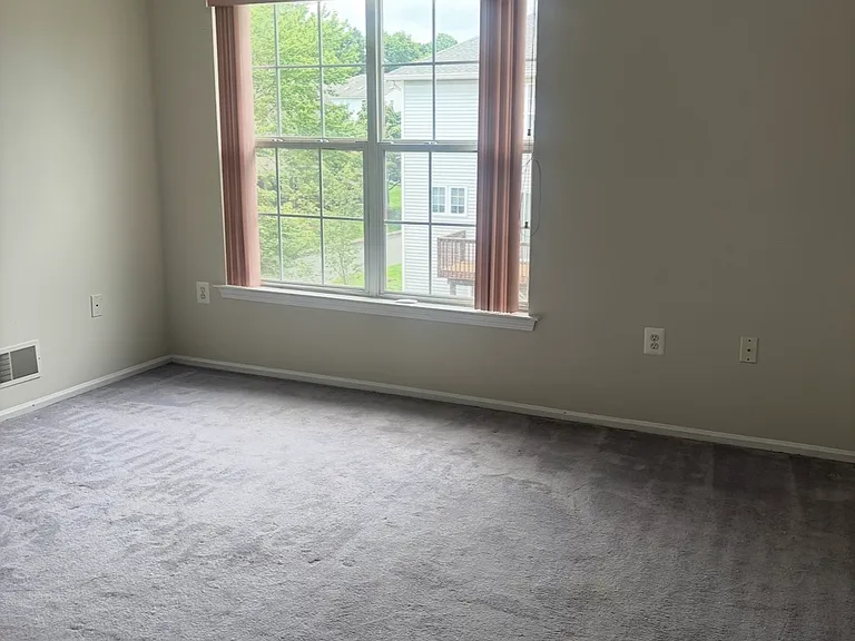 304 Mercer Ct #304 — Photo 4