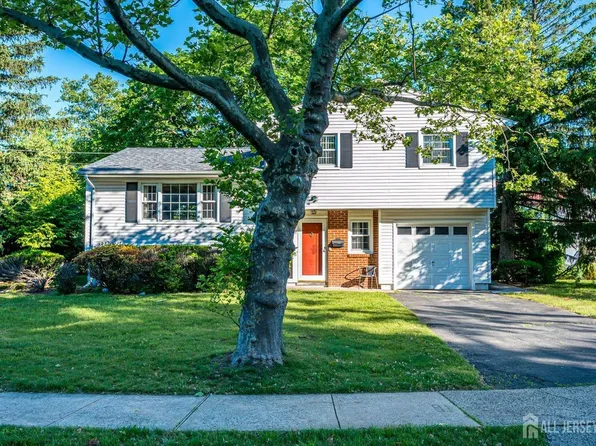 31 Rieder Rd, Edison, NJ 08817