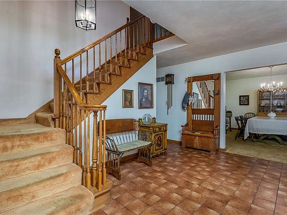 4th image of 126 Winterwood Dr
