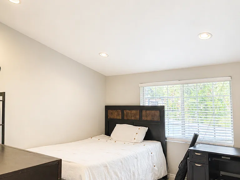 Comanche Ave. 5706 — Photo 48