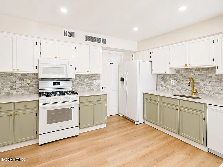99 Oak Ln — Photo 6