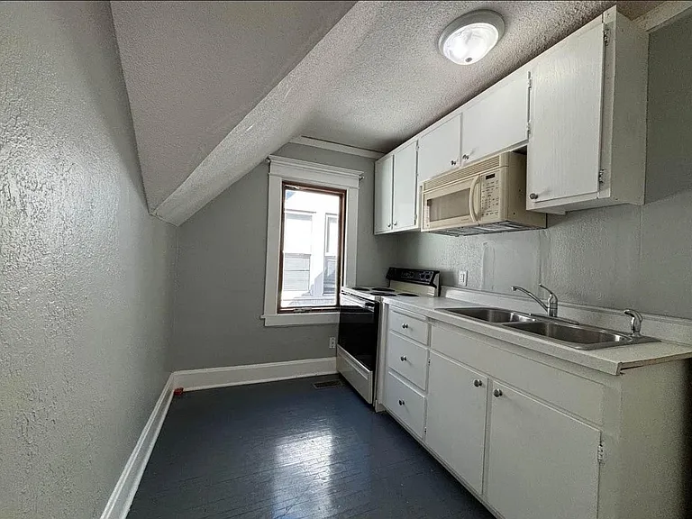 1159 Bush Ave — Photo 24