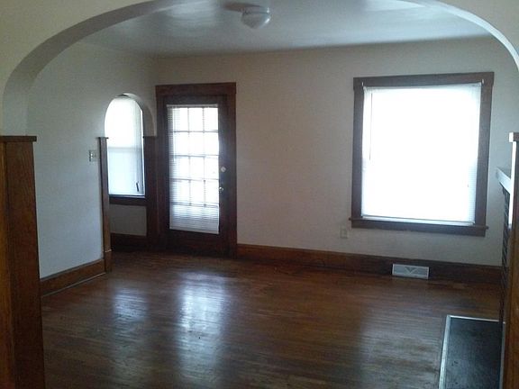 4th image of 2503 Oakwood Ave