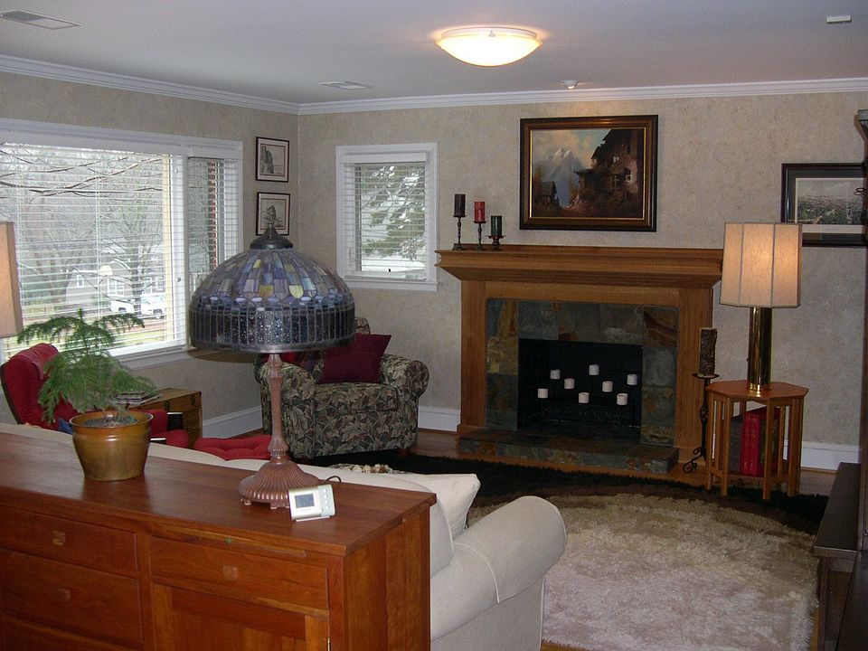 2nd image of 4231 Windemere Ln