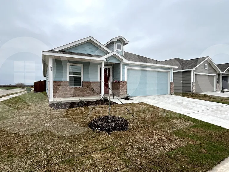 303 Ashbrook Way — Photo 1