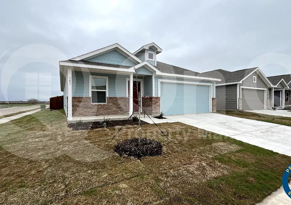 303 Ashbrook Way