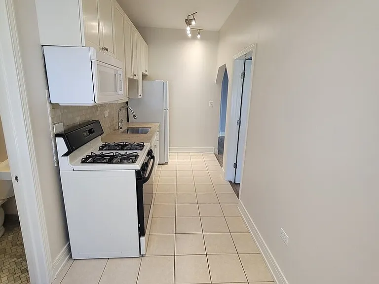 802 Dempster St #1A — Photo 14