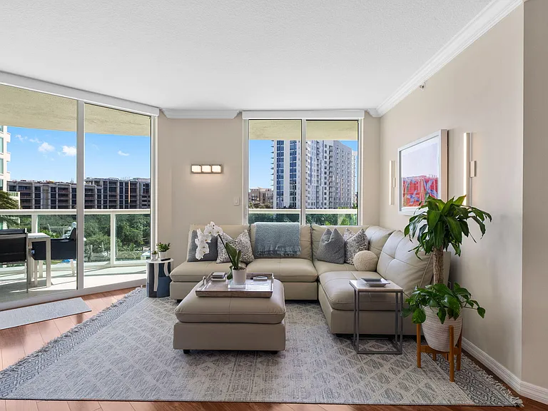 347 N New River Dr E #610 — Photo 7