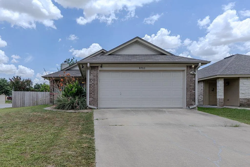 3 bed, 2.0 bath, 1738 sqft, $1,725 — Photo 2