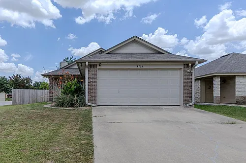 4703 Stonehaven Dr Photo 1