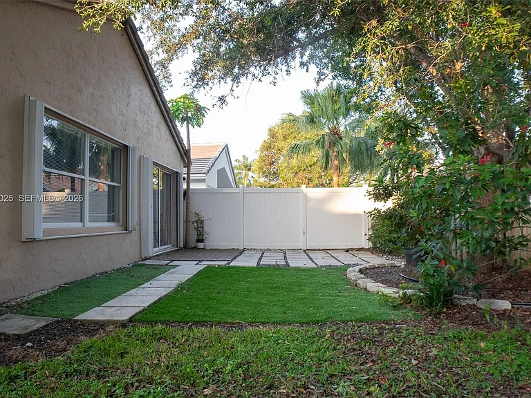 16410 Sapphire Bnd — Photo 4