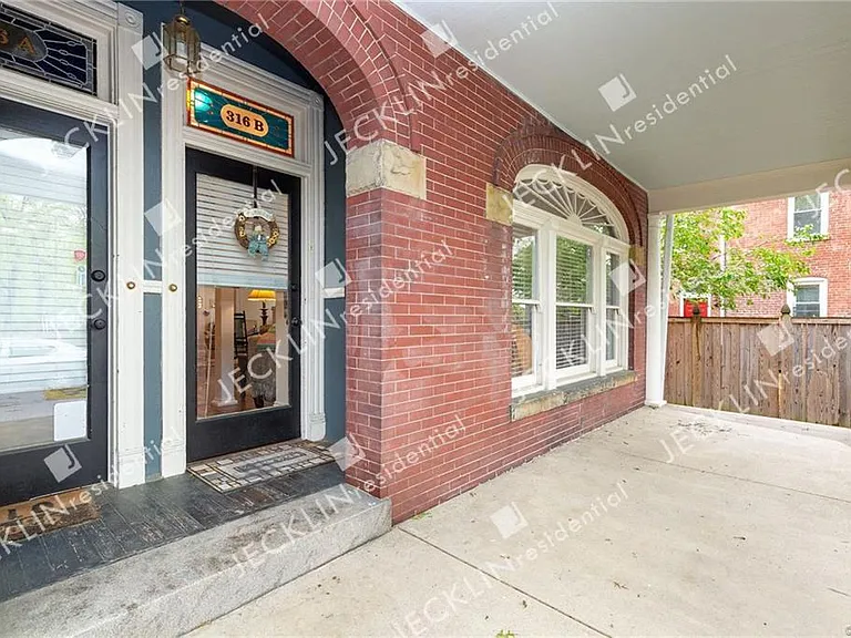 Shared Front Porch - Welcome Home!