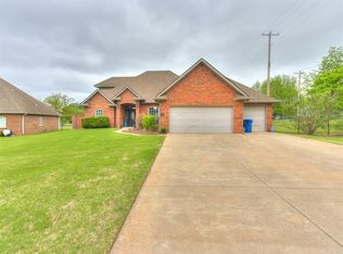 1005 W Jefferson St, Tecumseh, OK 74873