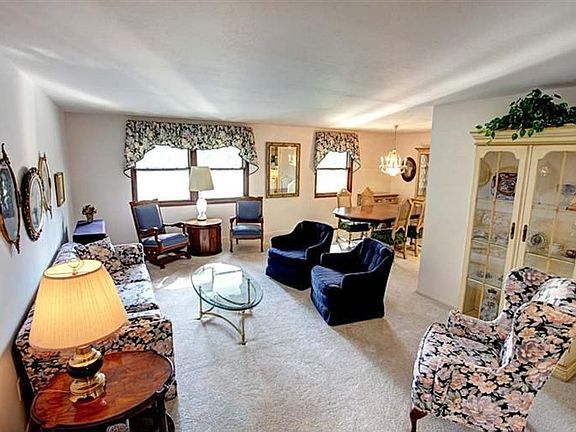 4th image of 8060 Blackleaf Ct