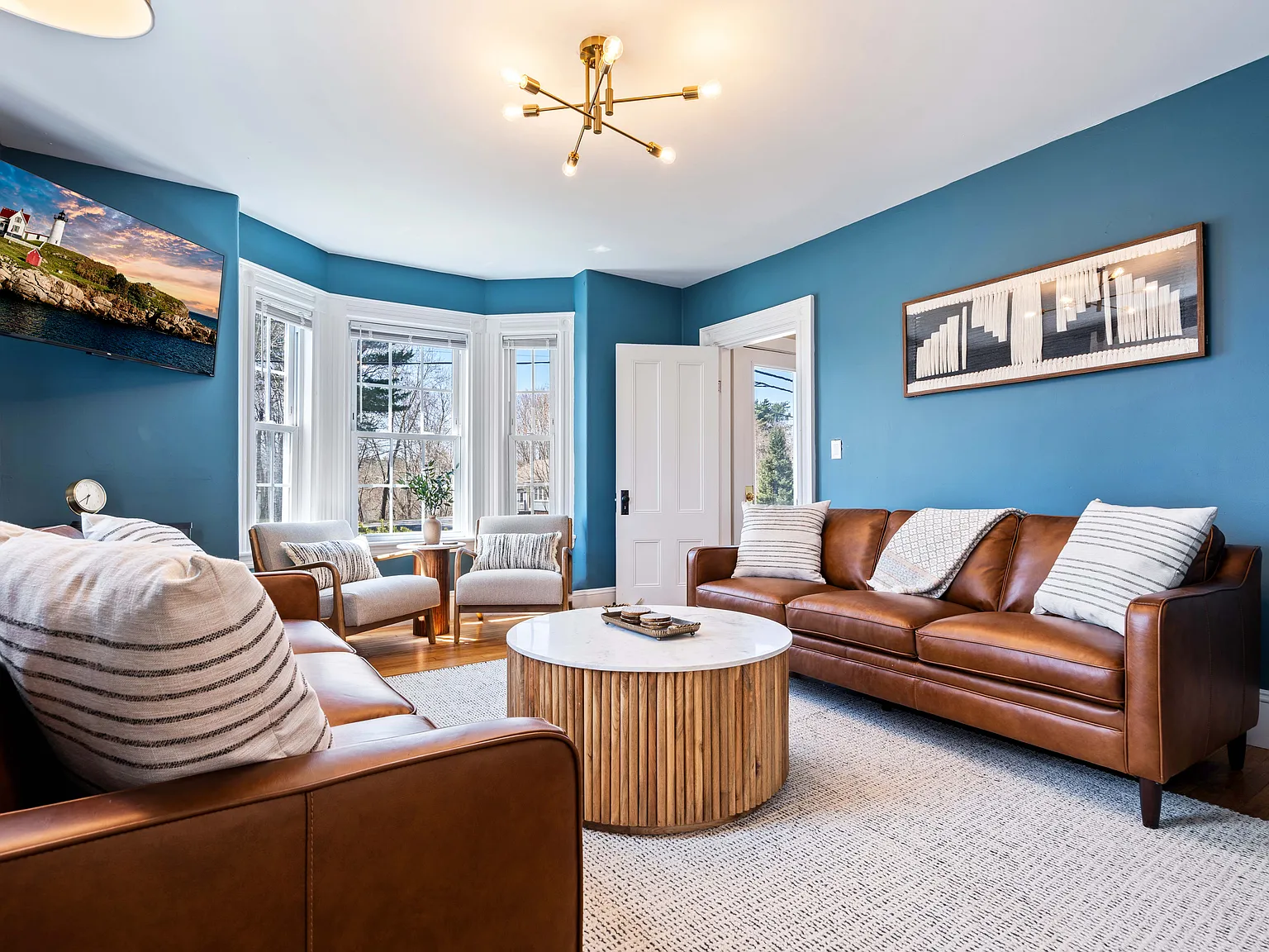 3 bed, 1.5 bath, 1500 sqft, $3,250 — Photo 1