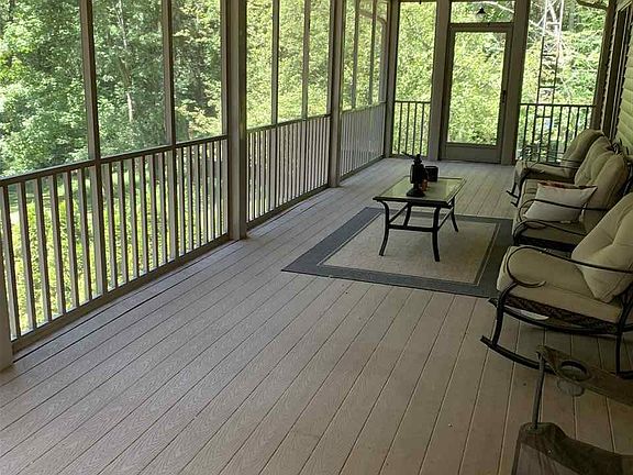 4th image of 303 Beaver Mound Cir