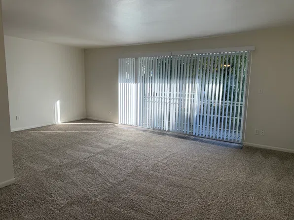 14421 8th Ave SW APT 105, Burien, WA 98166