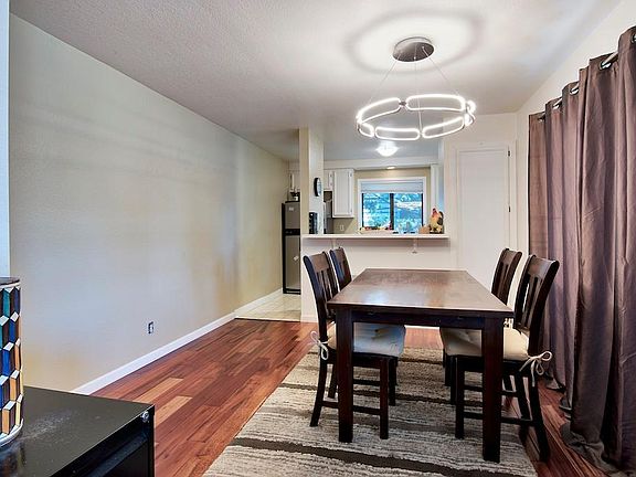 5th image of 58 Cypress Pl