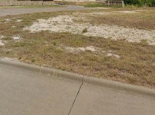 412 McKinley St, Desoto, TX 75115
