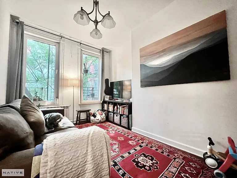176 Huron St #2 — Photo 1