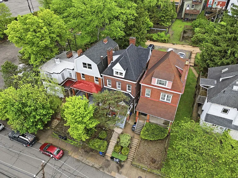 141 Oneida St — Photo 5