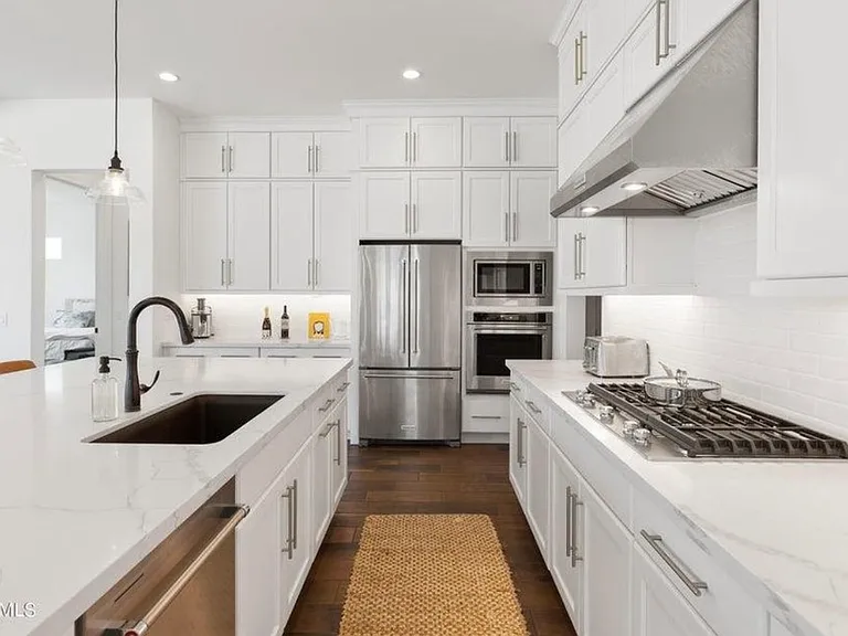 17177 W Edinburg St — Photo 3