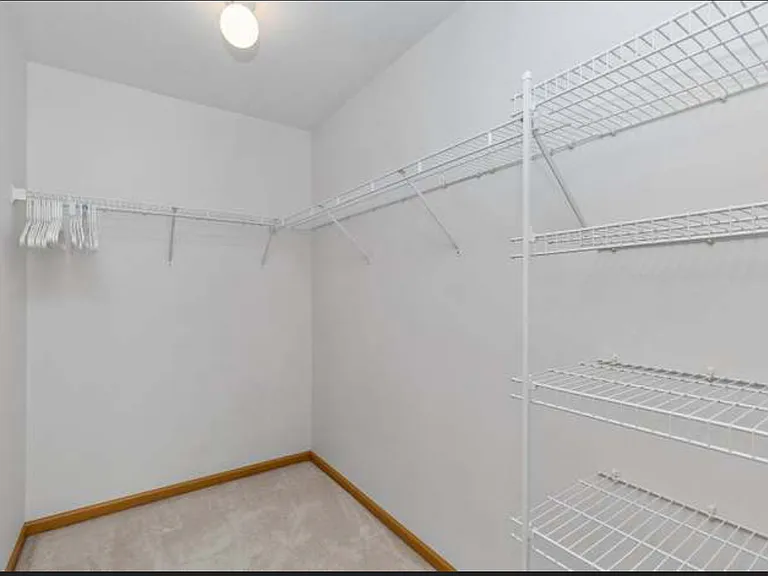 2319 Silverstone Dr — Photo 12