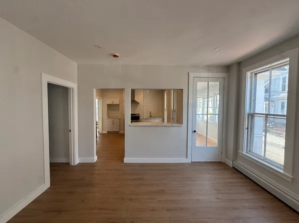 10 Garden St APT 2, Newburyport, MA 01950