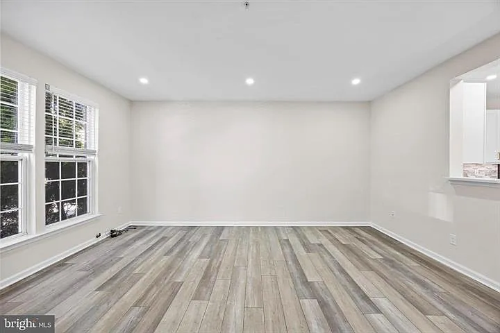 8880 Papillon Dr — Photo 7