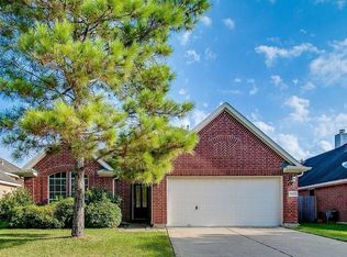 11403 Summit Bay Dr, Pearland, TX 77584
